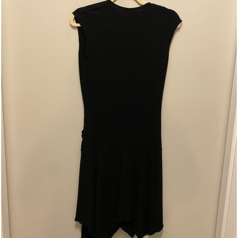 Volume one black dress size Medium with a brown plastic closure - Picture 5 of 11